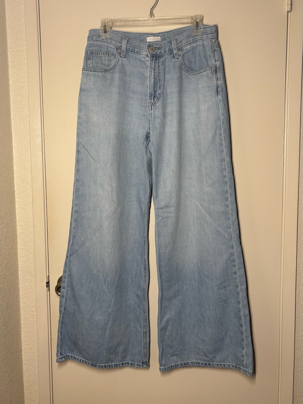 Uniqlo Light Blue High-Rise Wide Leg Jeans Size 28